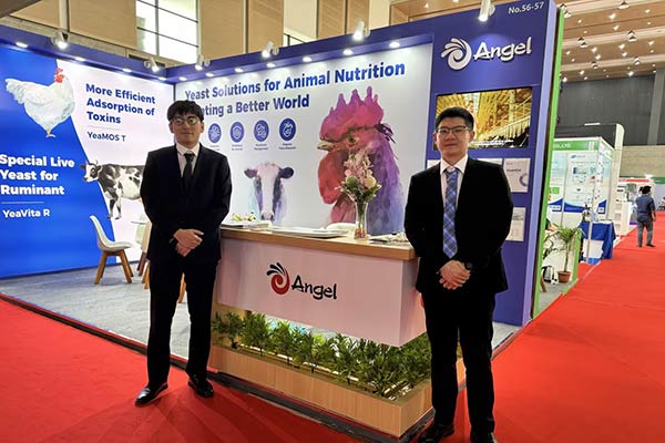 YeaMOS T Draws Spotlight at Bangladesh Livestock Exhibition