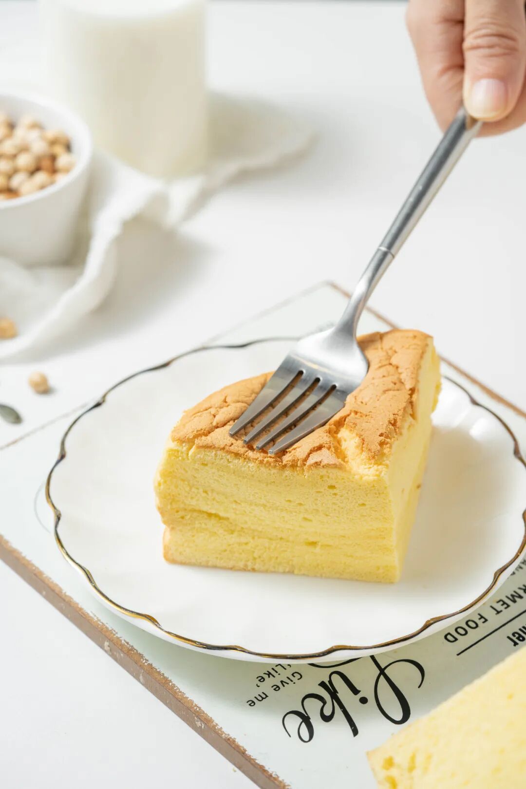 蛋糕内部组织粗糙不匀称