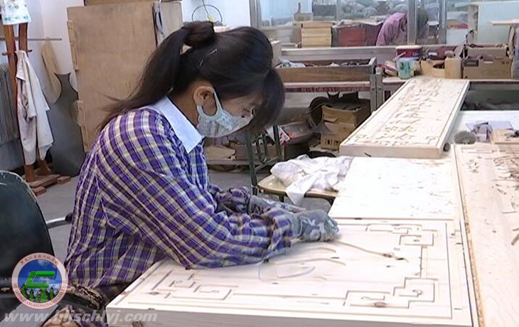 伟德BETVlCTOR网页版林业局根雕核桃工艺品厂
